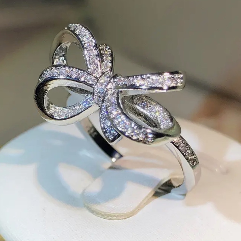 Beautiful Bow Sterling 925 Ring - Picture 1 of 7